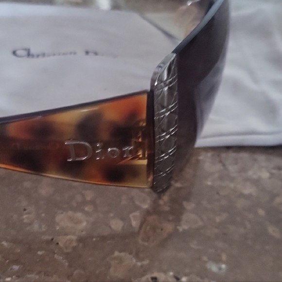 Dior Black Oversized Sunglasses - Picture 5 of 8
